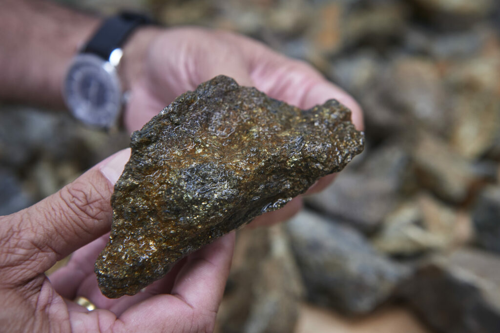 Imagen de una roca con trazas de cobre